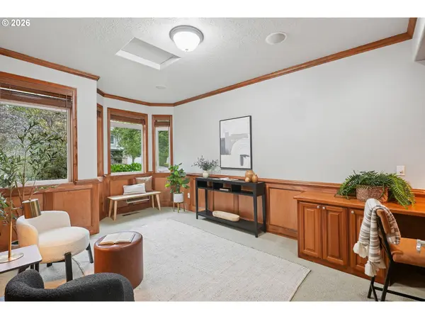 1950 HALL ST, West Linn, OR 97068