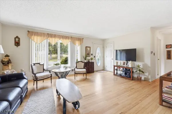 100 Hayes Ave, Clark Twp., NJ 07066