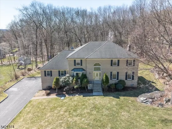 17 Pleasant Village Dr, Roxbury Twp., NJ 07876