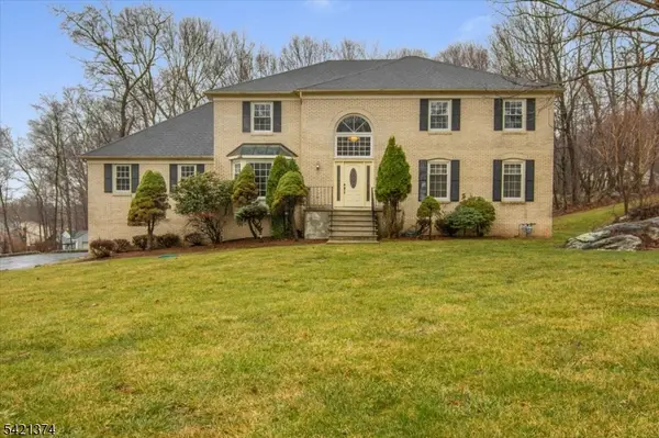 17 Pleasant Village Dr, Roxbury Twp., NJ 07876