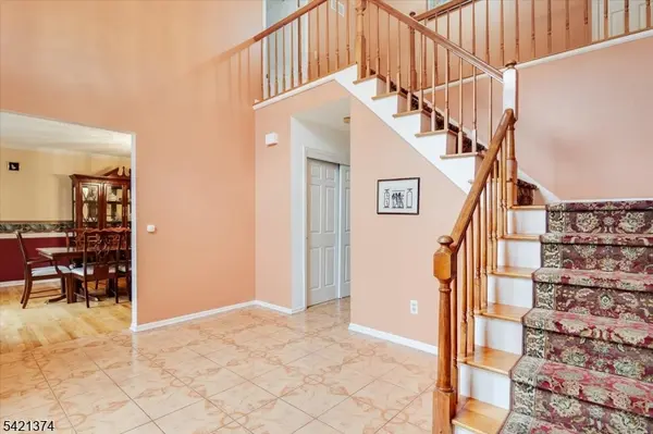 17 Pleasant Village Dr, Roxbury Twp., NJ 07876