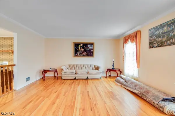 17 Pleasant Village Dr, Roxbury Twp., NJ 07876