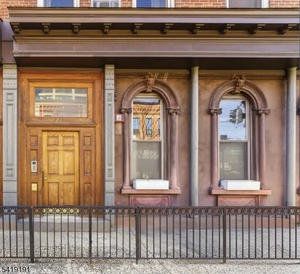 211 14Th St #3R, Hoboken City, NJ 07030