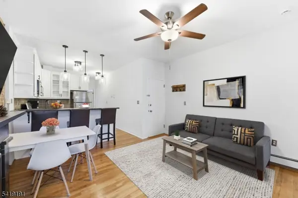 211 14Th St #3R, Hoboken City, NJ 07030