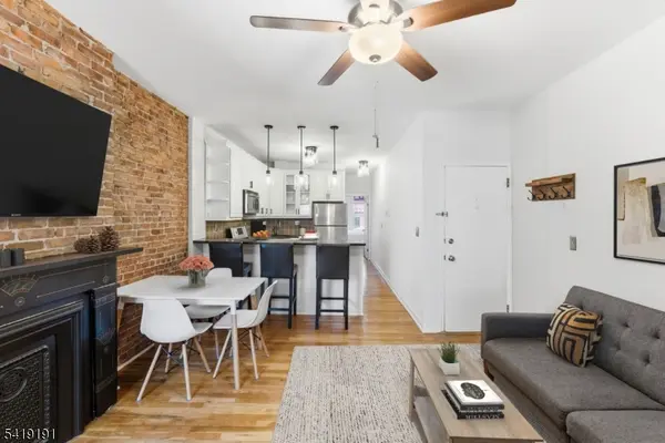 211 14Th St #3R, Hoboken City, NJ 07030