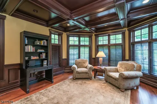 22 Sunset Ln, Upper Saddle River Boro, NJ 07458