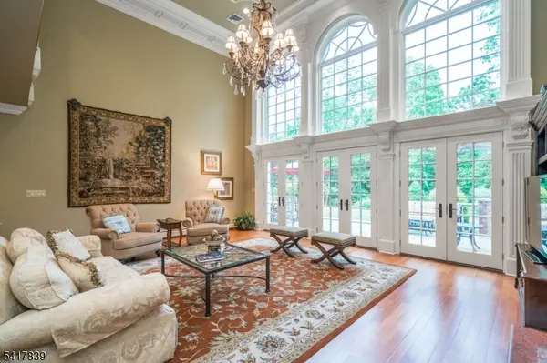 22 Sunset Ln, Upper Saddle River Boro, NJ 07458