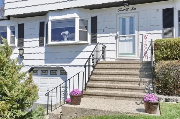 26 Scrivani Dr, Wanaque Boro, NJ 07465