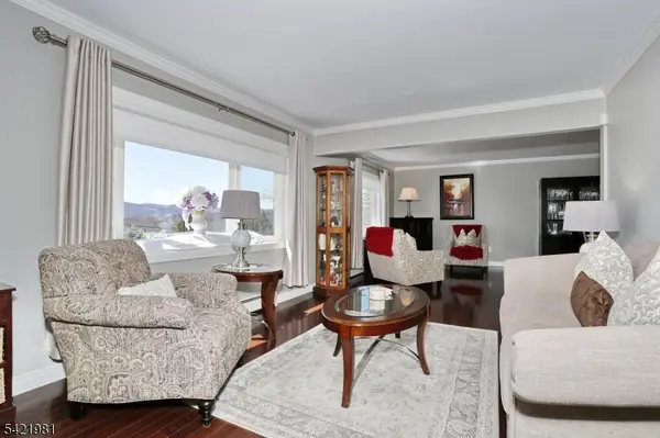 26 Scrivani Dr, Wanaque Boro, NJ 07465