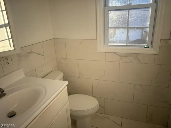 1019 E Grand St, Elizabeth City, NJ 07201