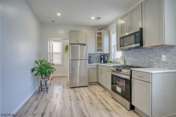 906 Roselle St, Linden City, NJ 07036