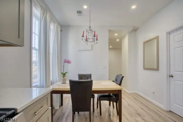 906 Roselle St, Linden City, NJ 07036