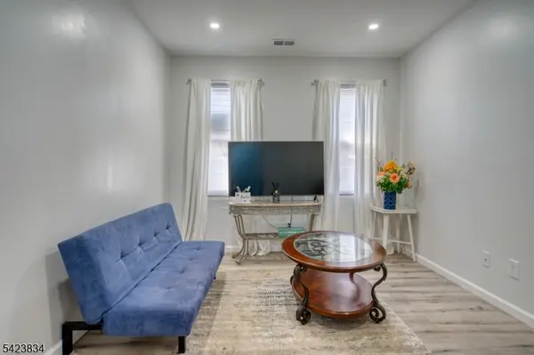 906 Roselle St, Linden City, NJ 07036