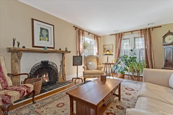 955 Summit Ave, Westfield Town, NJ 07090