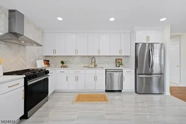 22 Hillcrest Rd, Hillsborough Twp., NJ 08844