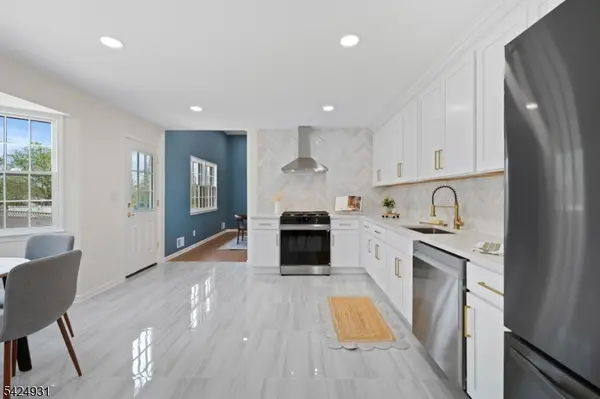 22 Hillcrest Rd, Hillsborough Twp., NJ 08844