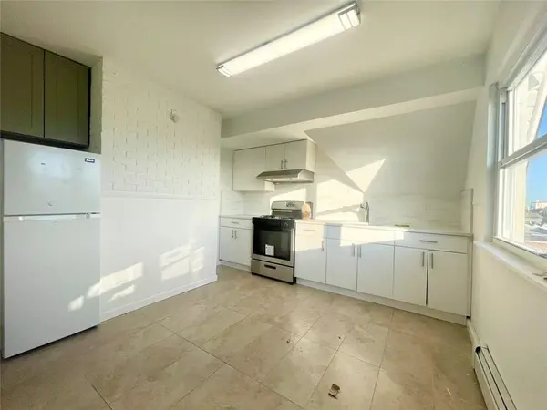 145 Bay 11th ST, Brooklyn, NY 11228