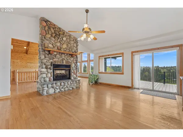 44204 SE MARMOT RD, Sandy, OR 97055