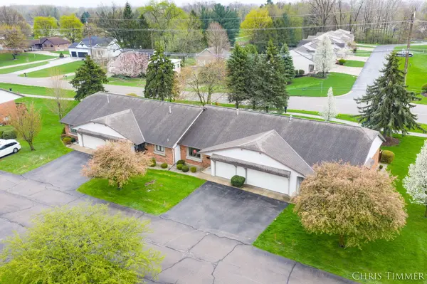 133 Parkside DR, Zeeland City, MI 49464