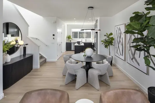 7083 Rangeview AVE SE, Calgary, AB T3S 0R1