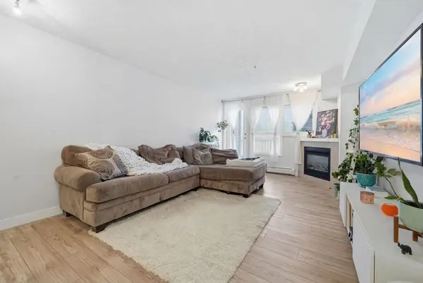 8200 4 ST NE #104, Calgary, AB T3K 0K5