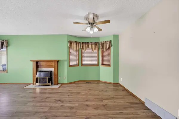 1409A 18 AVE, Didsbury, AB T0M0W0