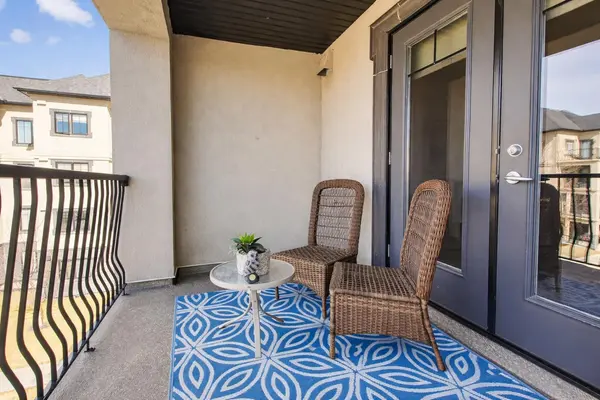 310 Mckenzie Towne Gate SE #3302, Calgary, AB T2Z 1J4