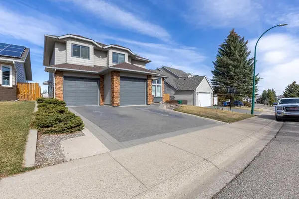 229 Coachwood PT W, Lethbridge, AB T1K 6A7