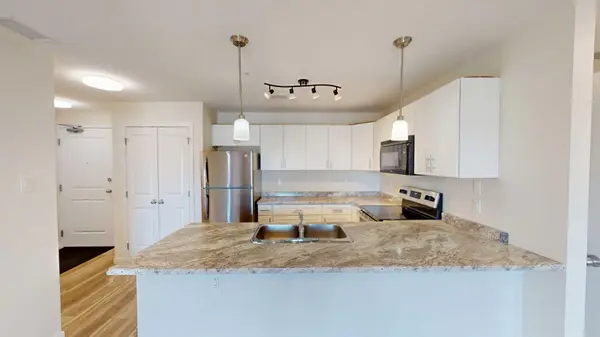 10101 101 AVE #305, Grande Prairie, AB T8V0Y4