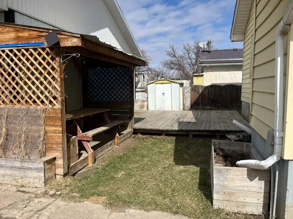 426 12B ST N, Lethbridge, AB T1H 0M7