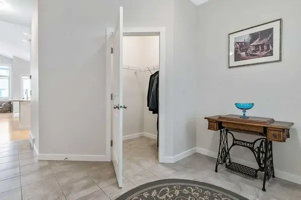 172 Tuscany Ridge CIR NW, Calgary, AB T3L0E5