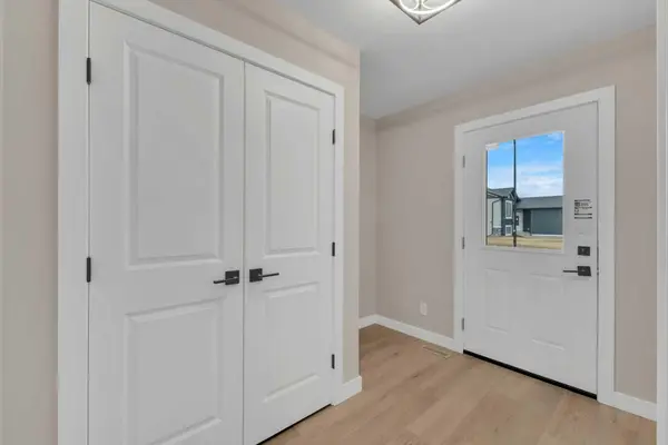 123 Hampton CRES, Sylvan Lake, AB T4S 1S8