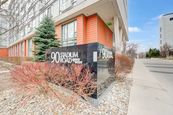 90 Stadium RD #602, Toronto C01, ON M5V 3W5