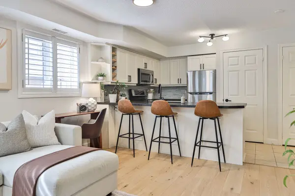 208 Niagara ST #59, Toronto C01, ON M6J 3W5