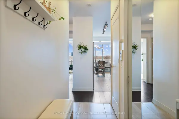 825 Church ST #611, Toronto C09, ON M4W 3Z4