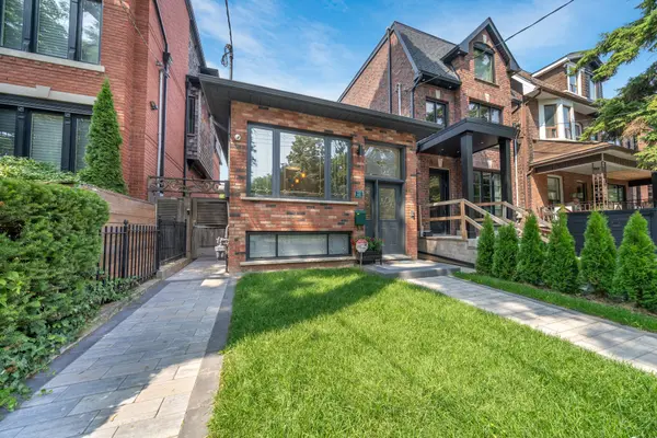 112 Argyle ST, Toronto C01, ON M6J 1N9