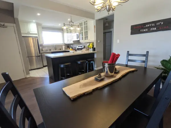 15 Thorncroft CRES, Ajax, ON L1S 2S1