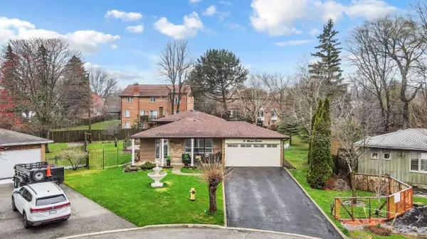 8 Miner CIR, Markham, ON L3R 1Y1