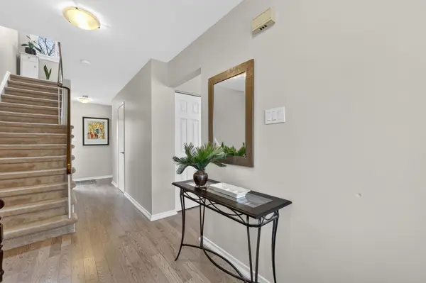 35 Parkland CT, Aurora, ON L4G 3M5