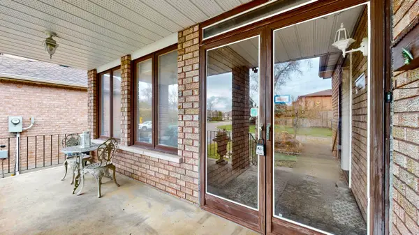 33 Byer DR, Markham, ON L3P 6S4