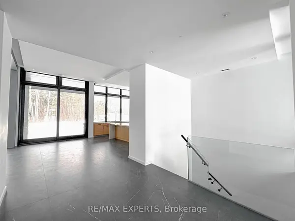 130 Dale CRES, Bradford West Gwillimbury, ON L0L 1L0