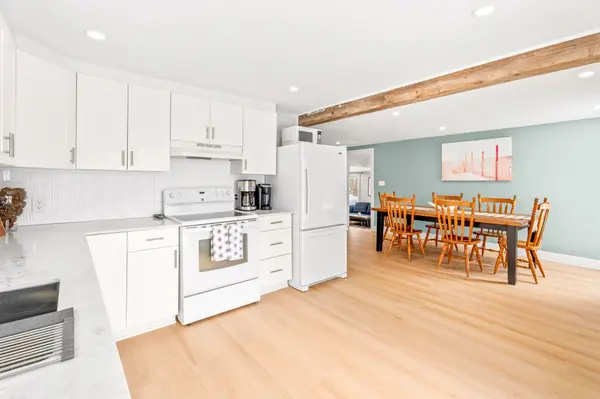 68 Forest Harbour Pkwy, Tay, ON L0K 2C0