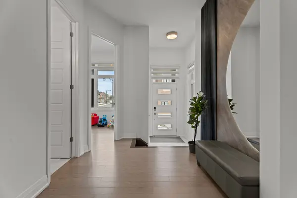 3118 Travertine DR, Oakville, ON L6M 5N8