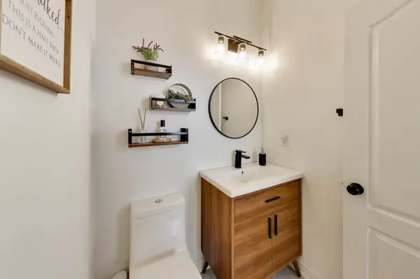 60 Mary Chapman BLVD, Toronto W05, ON M9M 0B2