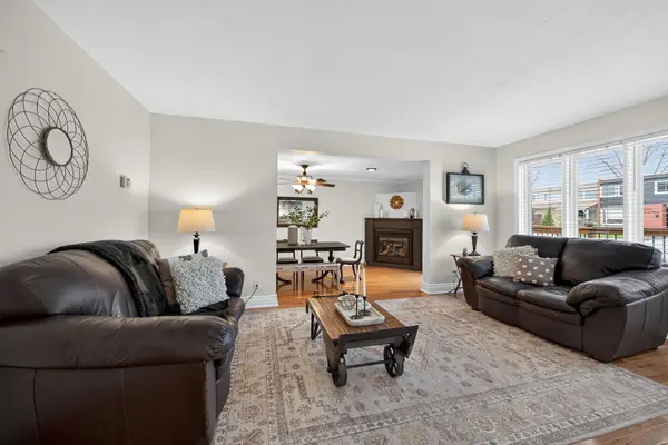 2387 Maryvale CT, Burlington, ON L7P 2P1