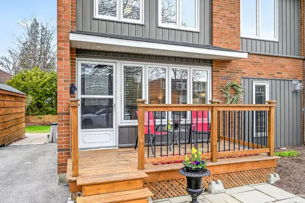 2387 Maryvale CT, Burlington, ON L7P 2P1