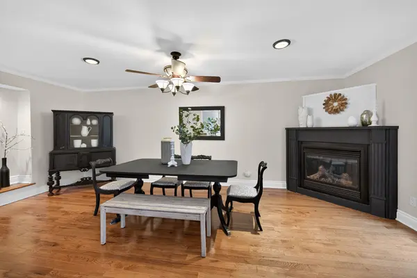 2387 Maryvale CT, Burlington, ON L7P 2P1