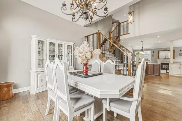 976 Shadeland AVE #3, Burlington, ON L7T 2M5