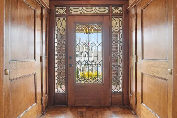 184 King ST, Oakville, ON L6J 1B4