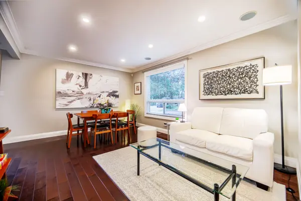 685 Francis RD #1, Burlington, ON L7T 3X6